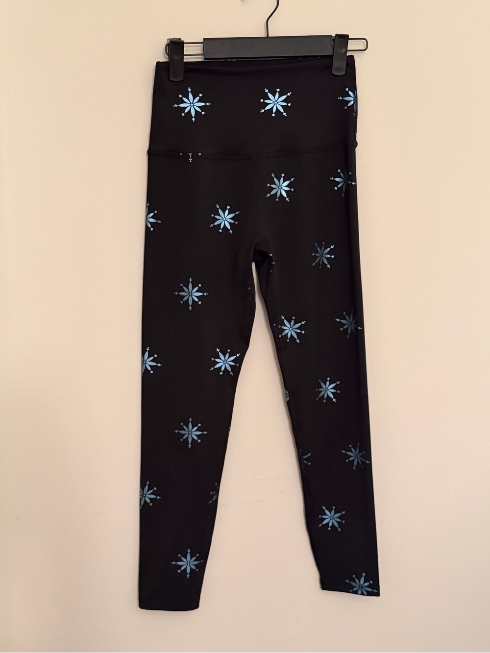 Beyond Yoga Black and Iridescent Leggings size XS